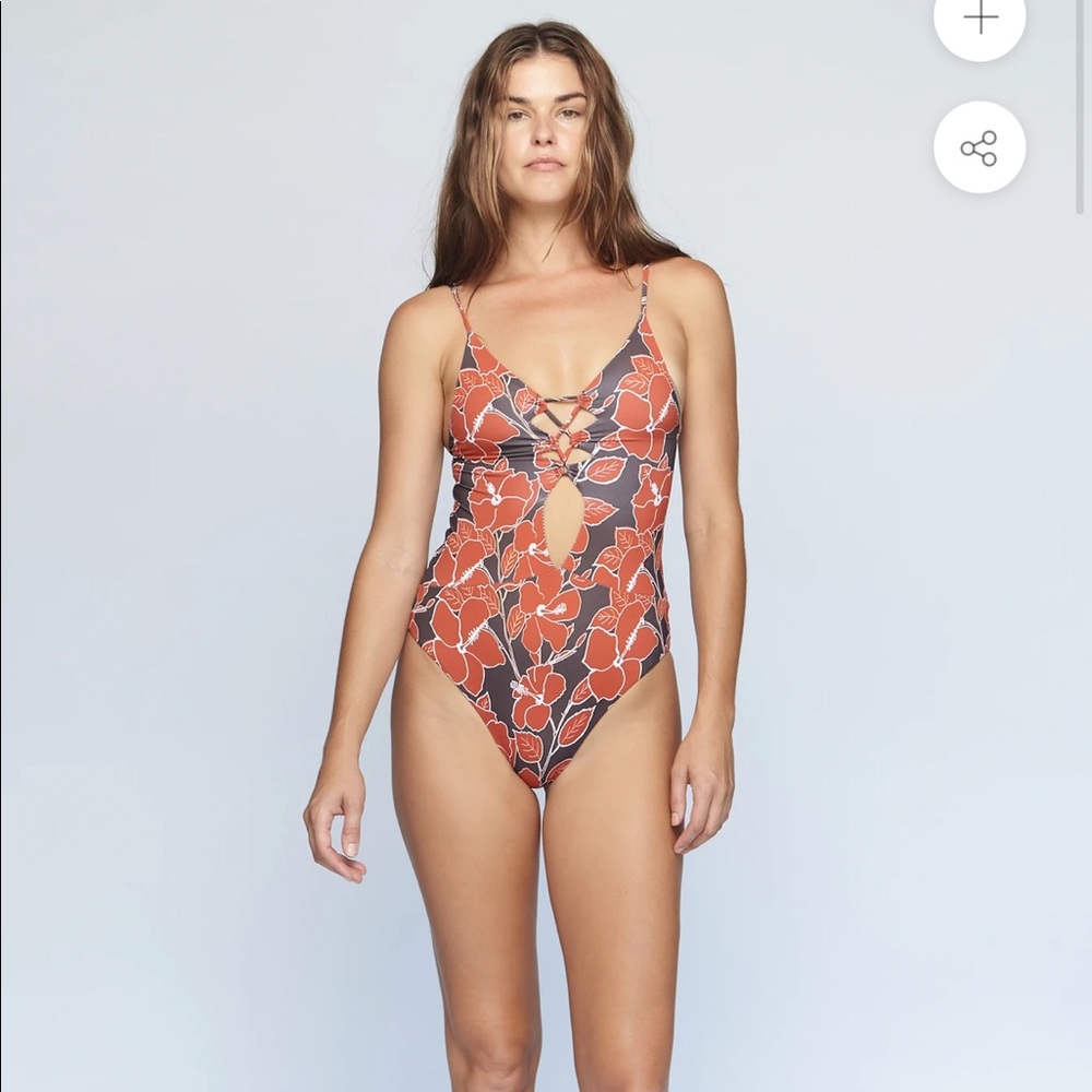 ❗️TRADED ❗️Acacia Maya One Piece